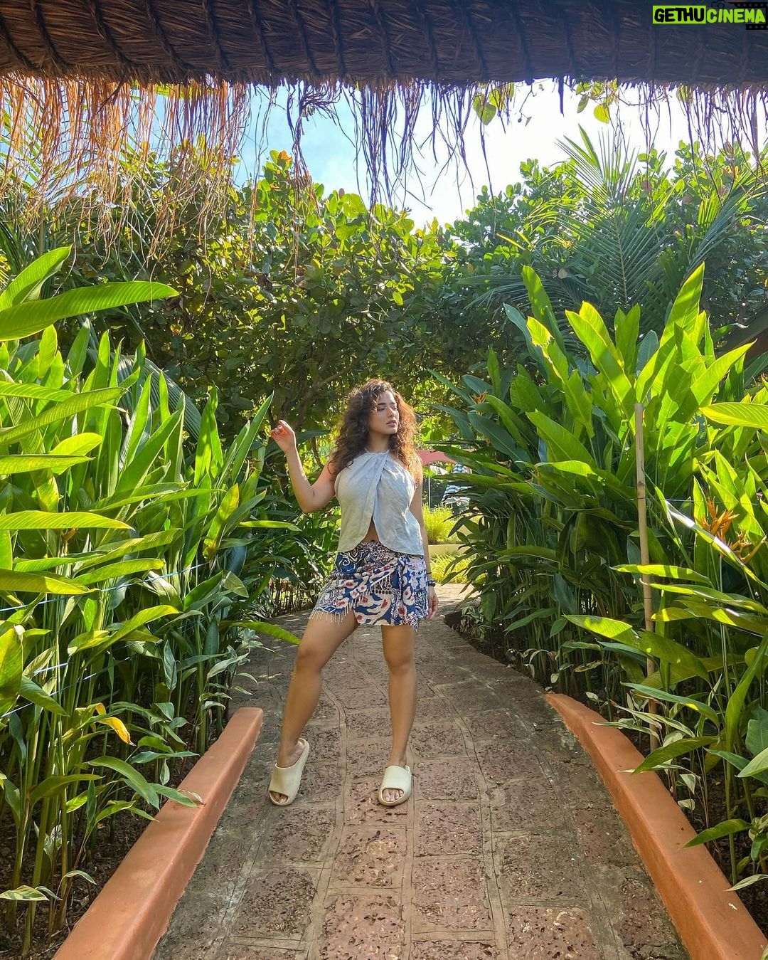 Ketika Sharma Instagram - “The magic isn’t in the big moments, the big events, the big achievements. The true magic of life is in the mundane. In the little moments. The morning hug, the first coffee, the sunrise. It’s the chat with a friend you didn’t expect to run into. It’s the beautiful view out the window and the warm sun on your face. It’s the home-cooked meal made with love, the goodnight text, and the early night snuggled in a warm bed. When you look back on your life it’s these little moments that you’ll be replaying in your memories and longing for more of. It’s these little moments that are the real magic. The real magic is in the everyday.” - LISA BUSCOMB 🙌🏼 Stunning pictures by @shazzalamphotography ✨ Also I’m obsessed with @habitus.goa 🫶 #blessed #gorgeous #mornings #gratitude
