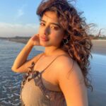 Ketika Sharma Instagram - Ambaraa vi ghula ghula sa laage 🌅 📸 @shazzalamphotography ✨ #best #light #bestvibes