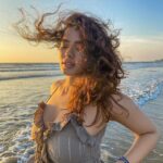 Ketika Sharma Instagram - Ambaraa vi ghula ghula sa laage 🌅 📸 @shazzalamphotography ✨ #best #light #bestvibes