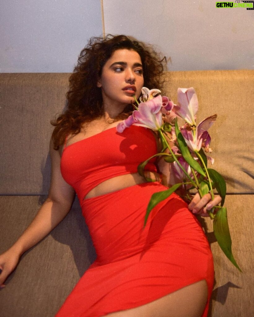 Ketika Sharma Instagram - #moodboard Lana Del Rey 💅🏼 Got my red dress on tonight✨ 📸 @shazzalamphotography #portrait