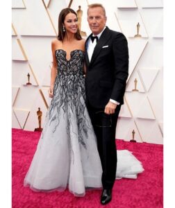 Kevin Costner Instagram - How beautiful is my date? Thank you to @theacademy for having us tonight.