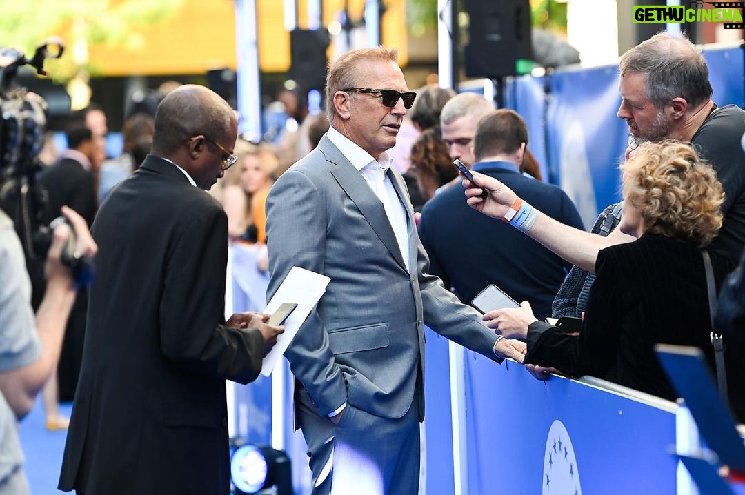 Kevin Costner Instagram - Had a great time in London with the @yellowstone and @paramountnetwork crew. Today, Yellowstone is officially available in the UK on @paramountplusuk.
