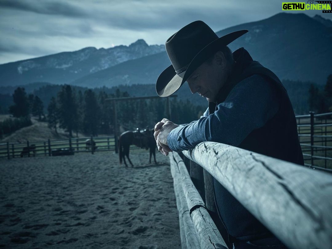 Kevin Costner Instagram - Tonight’s the night. @yellowstone season finale! Thank you for letting us into your homes every Sunday. I hope you’re ready for what we’ve got for you tonight.