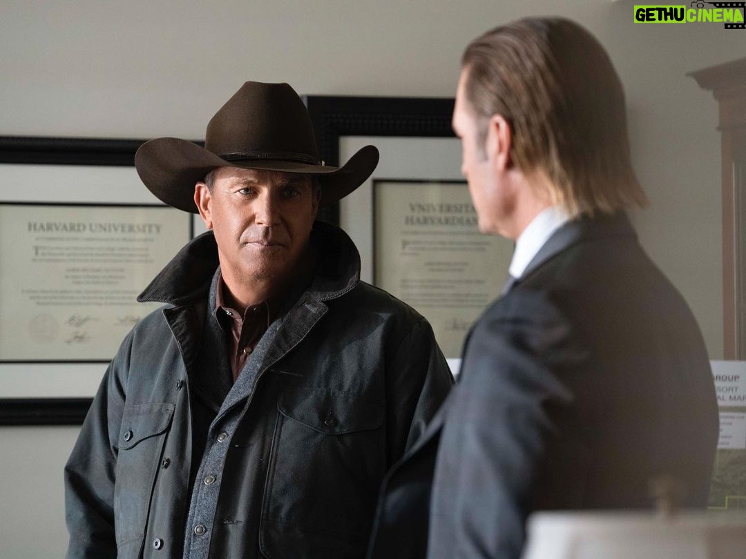 Kevin Costner Instagram - Tonight’s the night. @yellowstone season finale! Thank you for letting us into your homes every Sunday. I hope you’re ready for what we’ve got for you tonight.