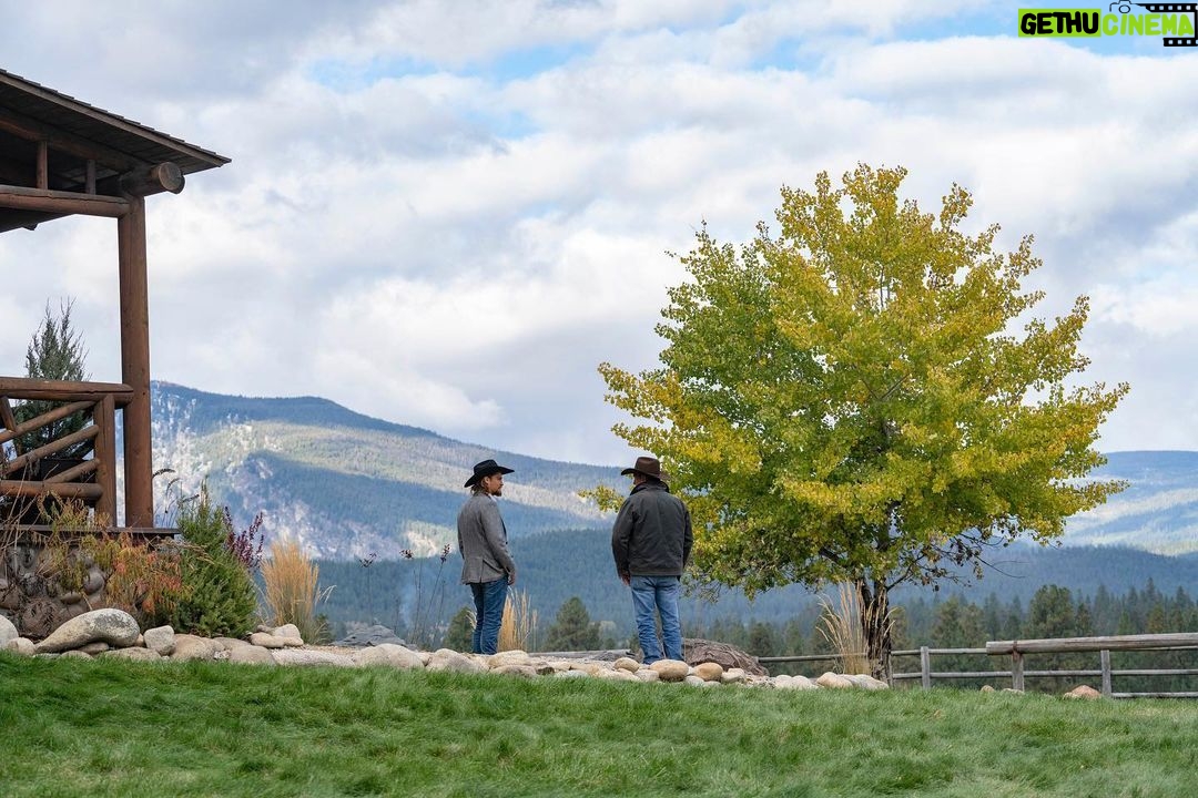 Kevin Costner Instagram - Hard to believe that tomorrow will be the last episode of @yellowstone season 3. These views steal the show.