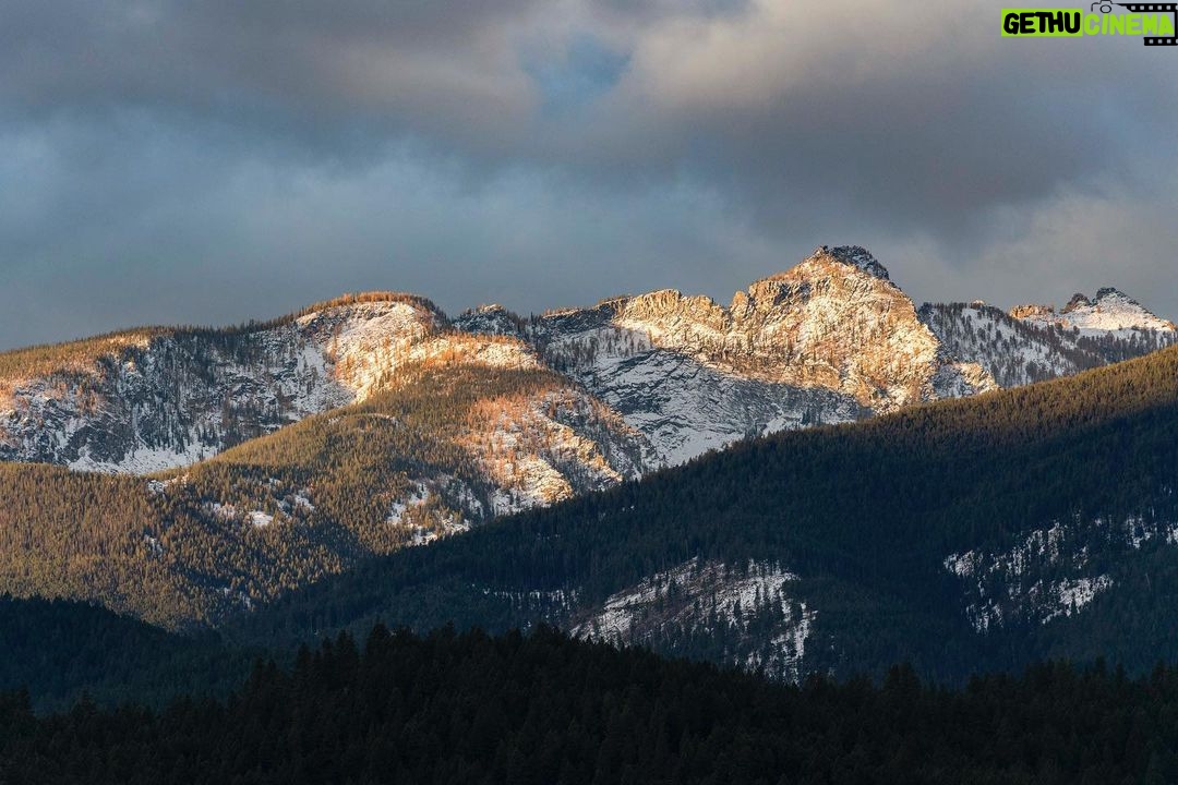 Kevin Costner Instagram - Hard to believe that tomorrow will be the last episode of @yellowstone season 3. These views steal the show.