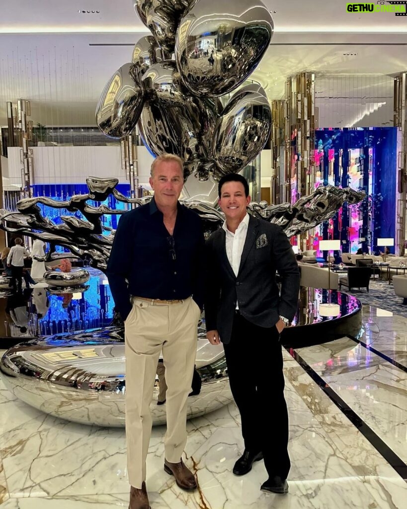 Kevin Costner Instagram - I was blown away by my experience at @atlantistheroyal during my stay in Dubai. Thank you again to all the team members there who made me feel so welcome. Atlantis The Royal