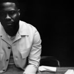 Kevin Hart Instagram - Make sure y’all check out @wsjmag ….Thank you so much: Writer: @johnjurg Photographer: @boladebanjo Stylist: @ashleynorthstyle Groomer: @johnburgandee Set Design: @amy_friend Production: @faragoprojects Talent: @specialprojectsmedia Magazine: @wsjmag WSJ. Editor in Chief: @sarahballsy #wsjmagazine