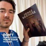Kevin Jonas Instagram - Don’t forget to grab THE PROGRAM while you’re at THE TOUR!!