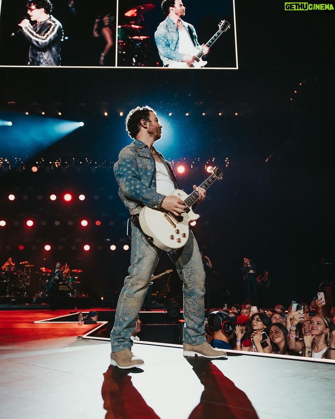 Kevin Jonas Instagram - One more show in Australia tonight… Let’s get it! Melbourne, Victoria, Australia