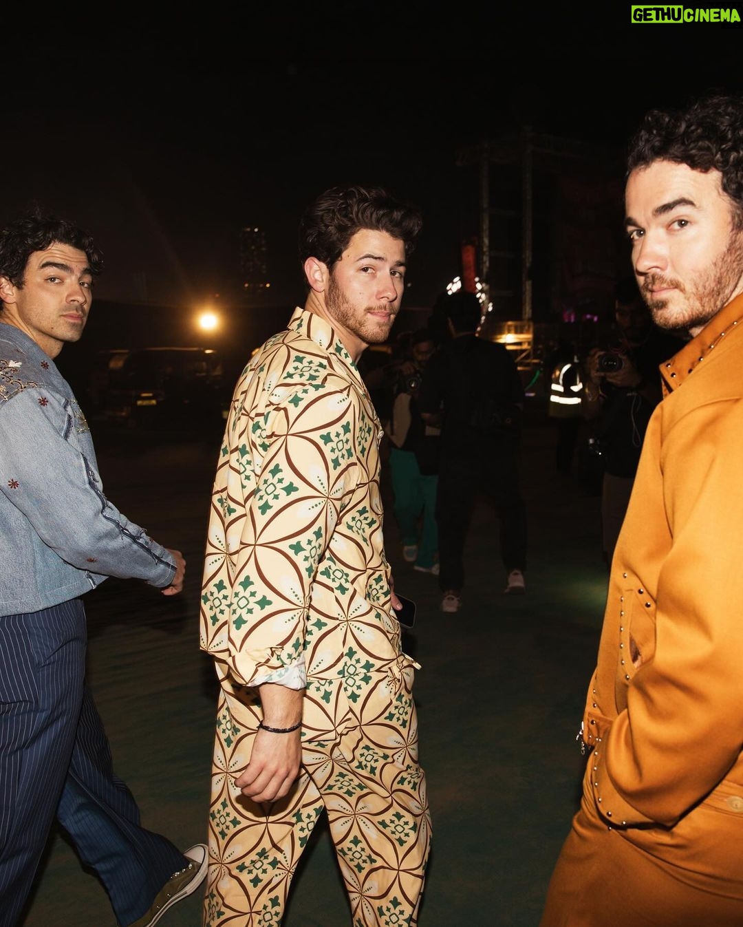 Kevin Jonas Instagram - It’s been a long time coming but we finally made it to India for an epic night at @lollaindia! Thank you for having us Mumbai 🔥