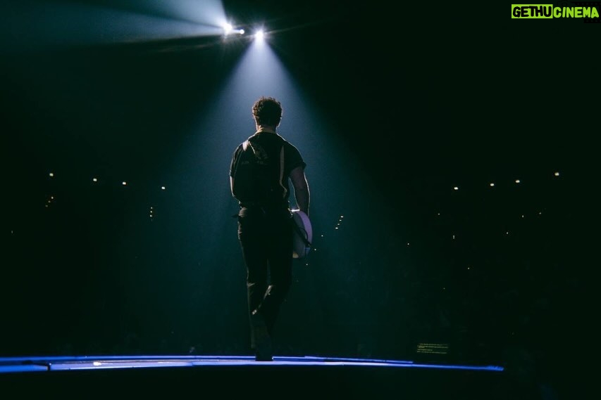 Kevin Jonas Instagram - Back at it in San Diego! Ready for Anaheim tonight 💪🏼