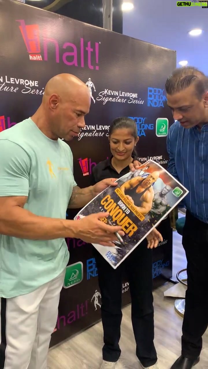 Kevin Levrone Instagram - Shaaboom Tour India 🇮🇳 visits @haltnutrition 1 of 45 locations where you can find @levrone_signature_series #levrone #levronesupplements #levronesignatureseries Halt