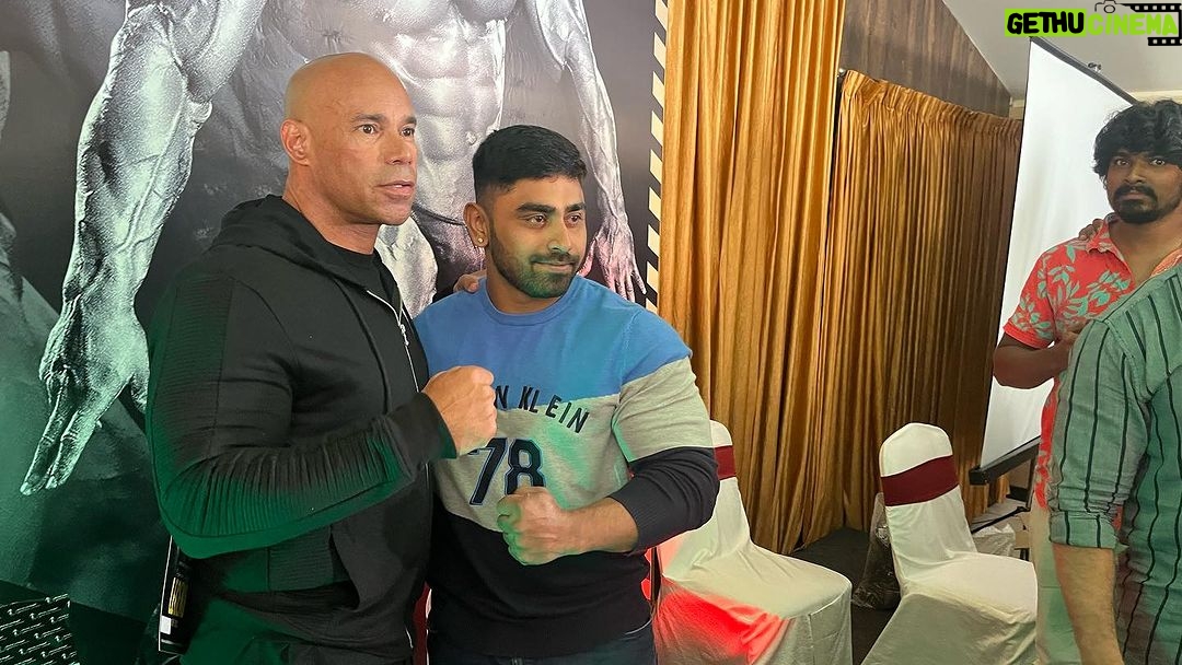 Kevin Levrone Instagram - On the ground in Bengaluru India 🇮🇳 Shaaboom Tour @levrone_signature_series Event for @supplementzone_bangalore. #levrone #onelove