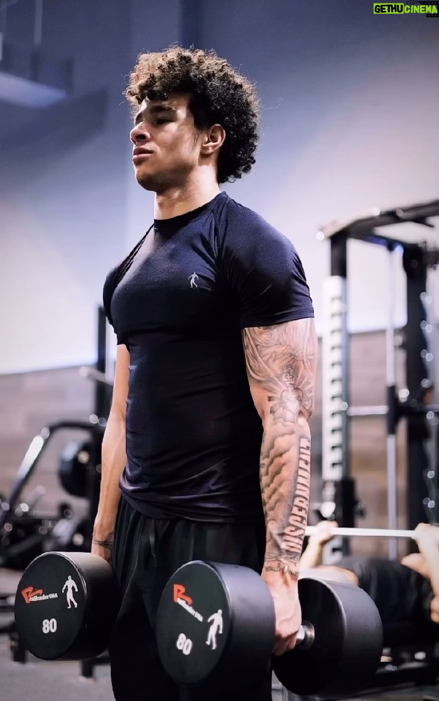 Kevin Levrone Instagram - Always trust your instincts and remember where the mind goes the body follows. Visualize what you want to accomplish in life. Stay focus and remember with dedication, determination & discipline anything is possible. Fueled by @levrone_signature_series 🎥 @flicksbyroy #levrone #strengthtraining #manonamission #stayingmotivated