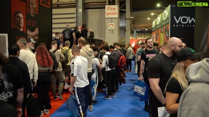 Kevin Levrone Instagram - England 🏴 we salute you. Amazing turnout in Birmingham. My team @levrone_signature_series and I appreciate each and everyone who showed up to say hello. No one leaving empty handed and it was my complete honor to meet each and every single person. You my fan family is the reason why I stand 9 hrs at the booth on my feet from Friday doors opening until Sunday doors closing. I can’t thank you enough without the fans none of this would be possible. I thank you for sharing your testimonies with me, just know you’re not alone. When you think your life is falling apart it’s fallen into place. God Be The Glory. ❤️👊🏽 #onelove #levrone #levronesupplements #levrone_signature_series Film By: @mw_multimedia appreciate you!