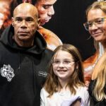 Kevin Levrone Instagram – We know you are always with us, Lord, and we are most grateful for your love and for the light you shine on our steps ahead. We need you, and we ask these things all in the most powerful name of Christ Jesus, our mighty and miraculous King Amen. 

Film @mw_multimedia 𝐄𝐍𝐆𝐋𝐀𝐍𝐃