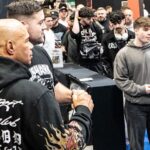 Kevin Levrone Instagram - England 🏴󠁧󠁢󠁥󠁮󠁧󠁿 we salute you. Amazing turnout in Birmingham. My team @levrone_signature_series and I appreciate each and everyone who showed up to say hello. No one leaving empty handed and it was my complete honor to meet each and every single person. You my fan family is the reason why I stand 9 hrs at the booth on my feet from Friday doors opening until Sunday doors closing. I can’t thank you enough without the fans none of this would be possible. I thank you for sharing your testimonies with me, just know you’re not alone. When you think your life is falling apart it’s fallen into place. God Be The Glory. ❤️👊🏽 #onelove #levrone #levronesupplements #levrone_signature_series Film By: @mw_multimedia appreciate you!