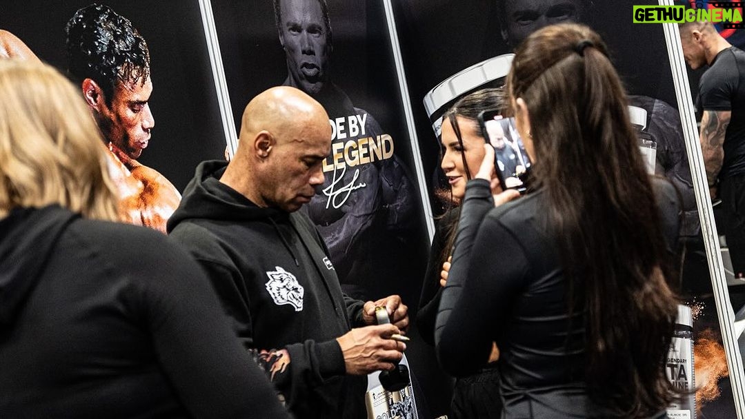 Kevin Levrone Instagram - England 🏴 we salute you. Amazing turnout in Birmingham. My team @levrone_signature_series and I appreciate each and everyone who showed up to say hello. No one leaving empty handed and it was my complete honor to meet each and every single person. You my fan family is the reason why I stand 9 hrs at the booth on my feet from Friday doors opening until Sunday doors closing. I can’t thank you enough without the fans none of this would be possible. I thank you for sharing your testimonies with me, just know you’re not alone. When you think your life is falling apart it’s fallen into place. God Be The Glory. ❤️👊🏽 #onelove #levrone #levronesupplements #levrone_signature_series Film By: @mw_multimedia appreciate you!