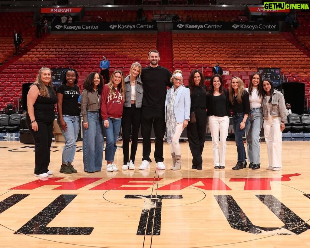 Kevin Love Instagram - Blessed to have so many great women in my life. Proud to honor our team on International Women’s Day! Grateful. @kevinlovefund ❤️🙏🏻 Miami, Florida