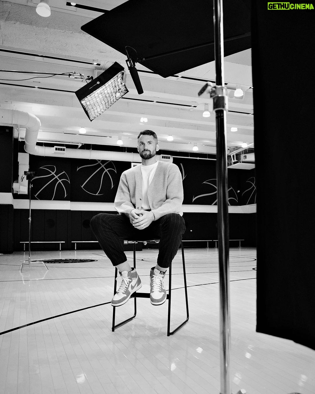 Kevin Love Instagram - @kevinlove stopped by NBPA HQ for a @linkedinnews Catalyst interview, where he openly discussed his struggles with his mental health and shared valuable techniques he uses for maintaining mental well-being. Watch the full interview at the link in our bio.