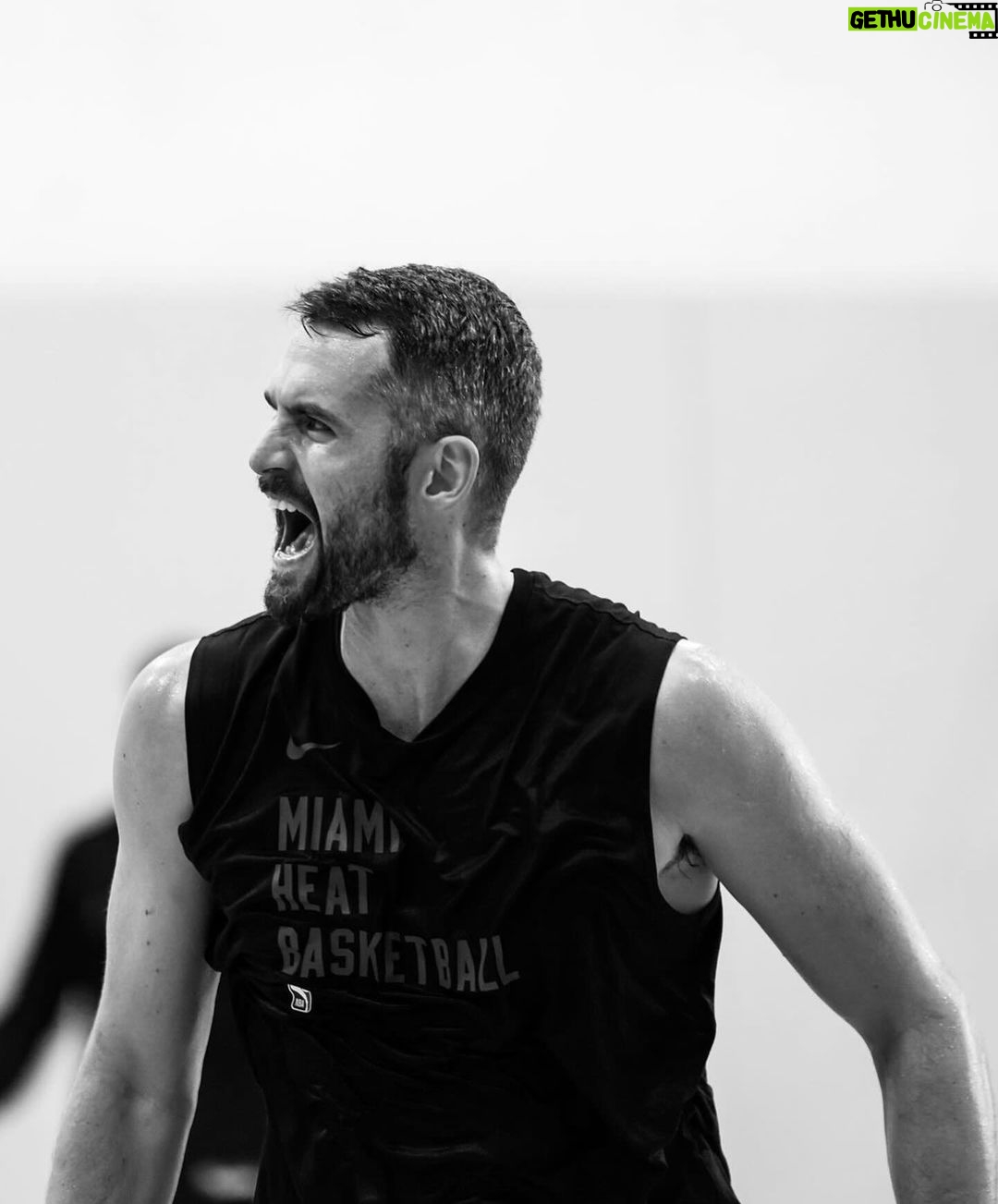 Kevin Love Instagram - Still here. 🤞🏻 San Antonio, Texas