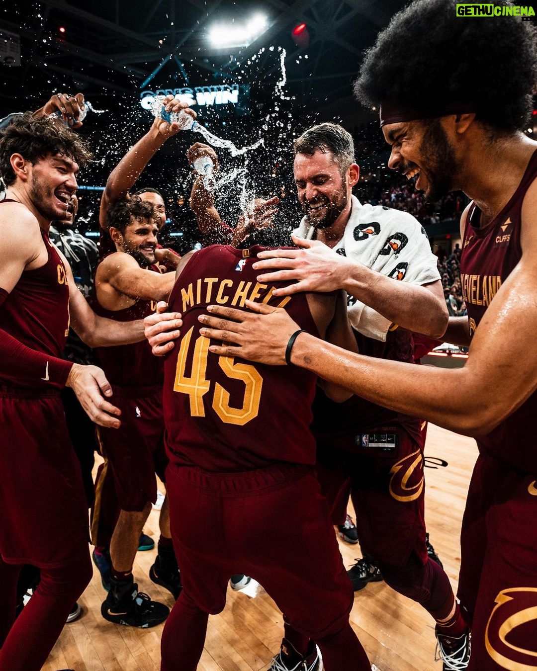 Kevin Love Instagram - 🔂 Semmtee One 🔂 Rocket Mortgage FieldHouse
