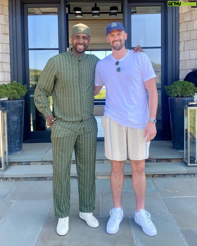 Kevin Love Instagram - Cameroon’s Finest!!! @lucmbahamoute 🇨🇲 +16 years since our Final Four run together - the brotherhood is stronger than ever. Southampton, New York