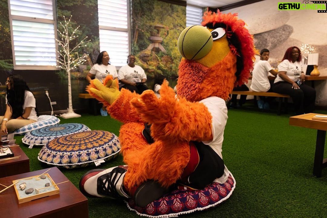 Kevin Love Instagram - It’s amazing to be able to provide a resource for kids in the community and have it be a mindfulness sanctuary. Honored to join the @miamiheat yesterday on the unveiling of their newest sanctuary at Miami Jackson Sr High, designed to offer students and teachers a retreat from daily stressors, where they’ll find yoga mats, tablets for art therapy, zen sand gardens, a sound system for relaxation, and more. Miami Jackson Senior High School
