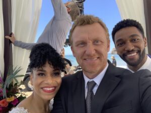 Kevin McKidd Instagram - #bts finale @greysabc the amazing @seekellymccreary and the splendid @anthilll
