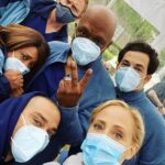 Kevin McKidd Instagram - Great pic @kimraver ! Love these guys ! Love this family ! @greysabc