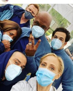 Kevin McKidd Instagram - Great pic @kimraver ! Love these guys ! Love this family ! @greysabc