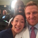 Kevin McKidd Instagram - In honor of the 18th anniversary of @greysabc , my phone TODAY popped up with this #bts pic form exactly 9 YEARS AGO today !!! @iamsandraohinsta @therealjamespickens and Steve Ullman camera man in the BG and me. Happy anniversary xx!!!!
