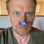 Kevin McKidd Instagram – #vote #votebidenharris2020 #voteearly2020 #votebluetosaveamerica🇺🇸💙