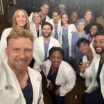 Kevin McKidd Instagram - It takes a village! @greysabc tonight people ! This is NOT a drill ;)