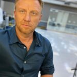 Kevin McKidd Instagram - Day 1 back at it! So grateful and happy to see everyone and start telling new stories together! @greysabc