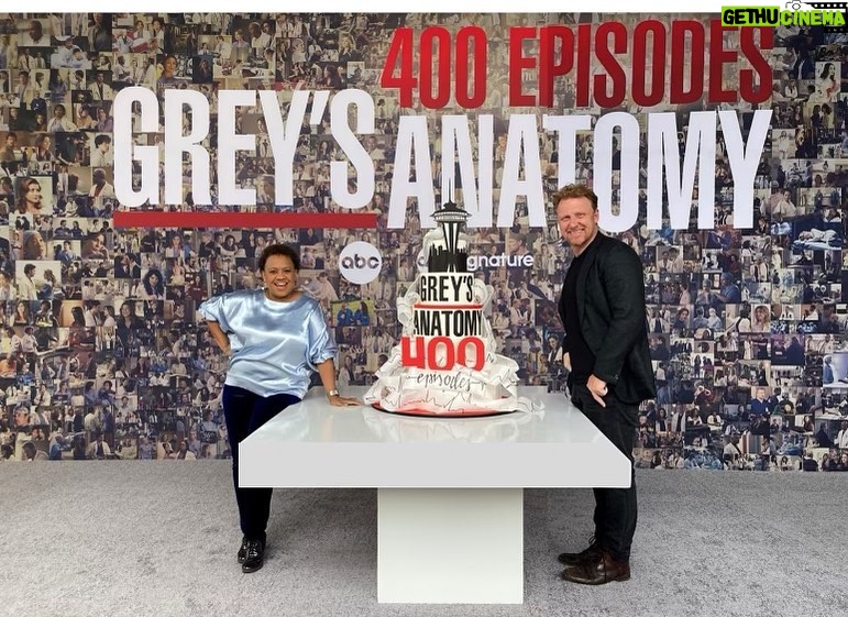 Kevin McKidd Instagram - @greysabc 400th! The incredible Chandra Wilson did this photo shop magic… feel lucky to share the stage with her ! Peace xxx