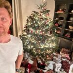 Kevin McKidd Instagram - A very Merry Christmas to everyone. Find peace in the mayhem and be good to yourself. You deserve it! Kev Xx