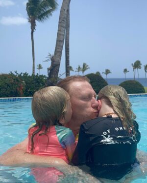 Kevin McKidd Instagram - banana boating..tennis in the rain..birthday celebrations, so many magical memories made! Thank you  @casadecampodr & @howelltalentrelations
#casadecamporesort & #DominicanRepublic
 #travelpartner