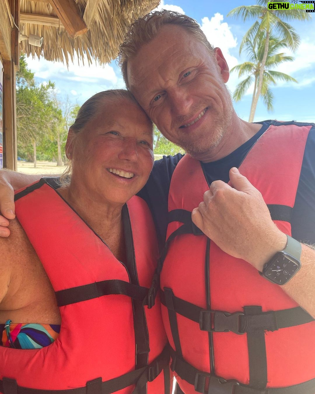Kevin McKidd - 86.7K Likes - banana boating..tennis in the rain..birthday celebrations, so many magical memories made! Thank you @casadecampodr & @howelltalentrelations
#casadecamporesort & #DominicanRepublic
Ā #travelpartner