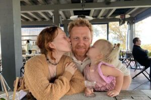 Kevin McKidd Instagram - Shoutout to the one, the only, Iona McKidd! 21 today !! I feel so blessed and lucky to have known you since literally day ONE…Your amazing spirit, talents , humor, lust for life and wisdom shine through you, my lovely daughter. Continue to thrive, take no prisoners, be you with zero apology ,have no regrets and be kind! Im in your corner, always . HAPPY BIRTHDAY Dad xxxxx