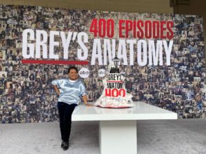 Kevin McKidd Instagram - 400th episode and we all cannot believe it’s real!! Thankyou Thankyou @shondarhimes @kristavernoff @therealdebbieallen @abcnetwork and EVERY SINGLE crew member  guest star and writer , editor etc etc who has made this once in a life time thing HAPPEN ! Here is to another 400!;)) MOST OF ALL All our love goes to the fans across the globe who we owe ALL of these blessings to ! Kev xxx