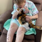Kevin Smith Instagram – Hallelujah, Mom’s home!
After over 10 weeks in hospitals (including a few near-death days), my Mom is finally back in her house again, reunited with her beloved 20 year old cat, Princess! Thank you to everyone who sent both well-wishes and cards these past few months. It meant the world to Mom (and me). If you can, go hug your Mom’s, Kids! #KevinSmith #mom #catsofinstagram