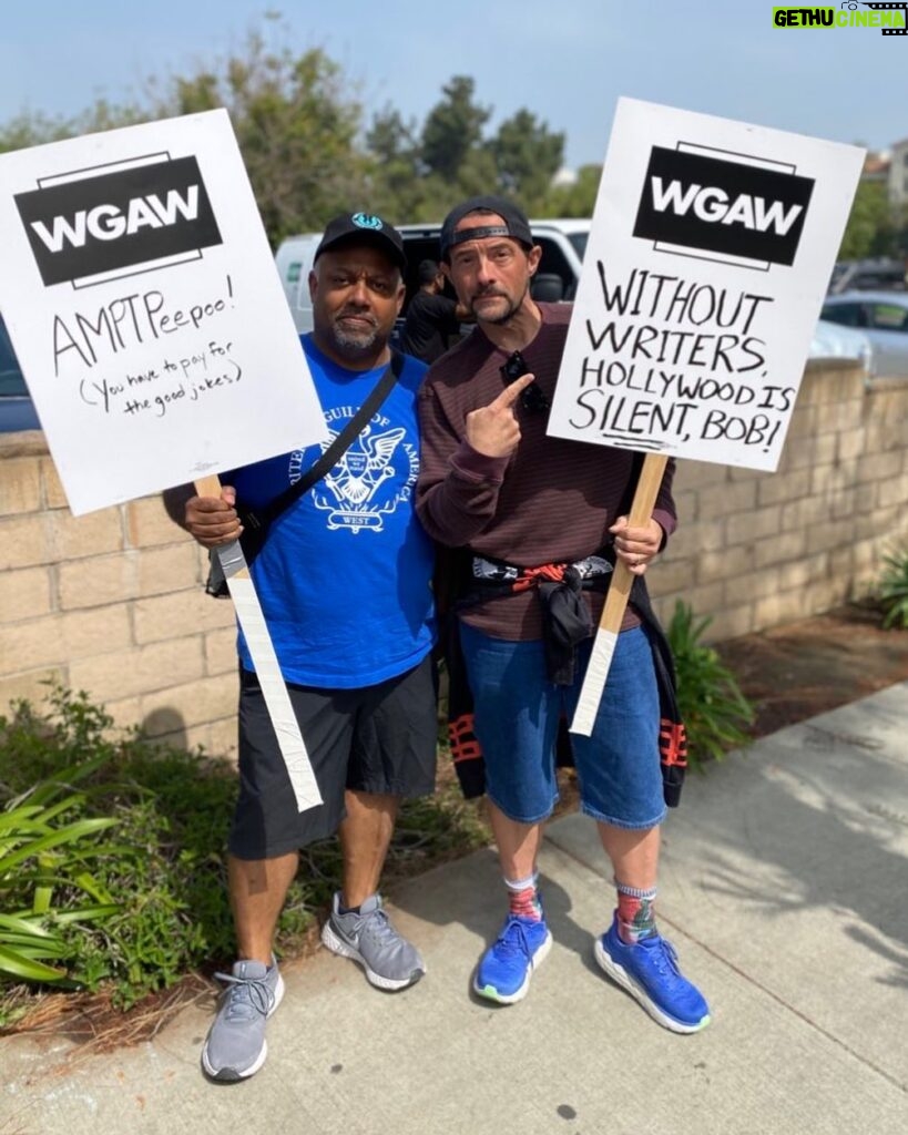 Kevin Smith Instagram - Me & @marcbernardin fighting The Man! NO MORE WORDS! Support the @wgawest & @wgaeast Strike! #KevinSmith #marcbernardin #wgawest #wgaeast #wgawriters #wgawritersstrike
