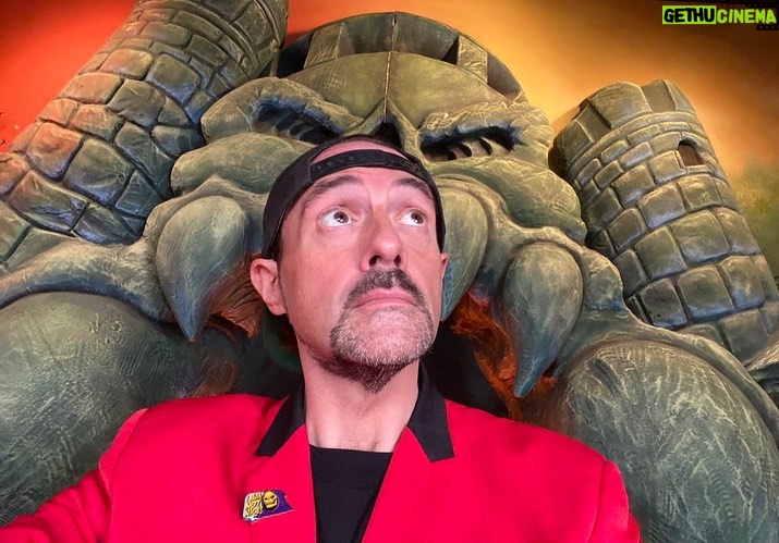 Kevin Smith Instagram - It’s SATURDAY MORNING! Time for cartoons! Grab some cereal and binge all 5 eps of @Masters of the Universe REVOLUTION! I’ve been absorbing all your Revolution love and it’s just a big bowl of bliss! We’re all so happy (and relieved) that folks are taking the trip to Eternia and enjoying all the twists and turns! THANK YOU from me, the incredible cast and crew, @jtk2001a, @animateted, @ilovetimsheridan, @quesadiya, @bearmccreary, @mattel, @powerhousecreative and @netflix! #KevinSmith #bythepowerofgrayskull #mastersoftheuniverse #mastersoftheuniverserevolution