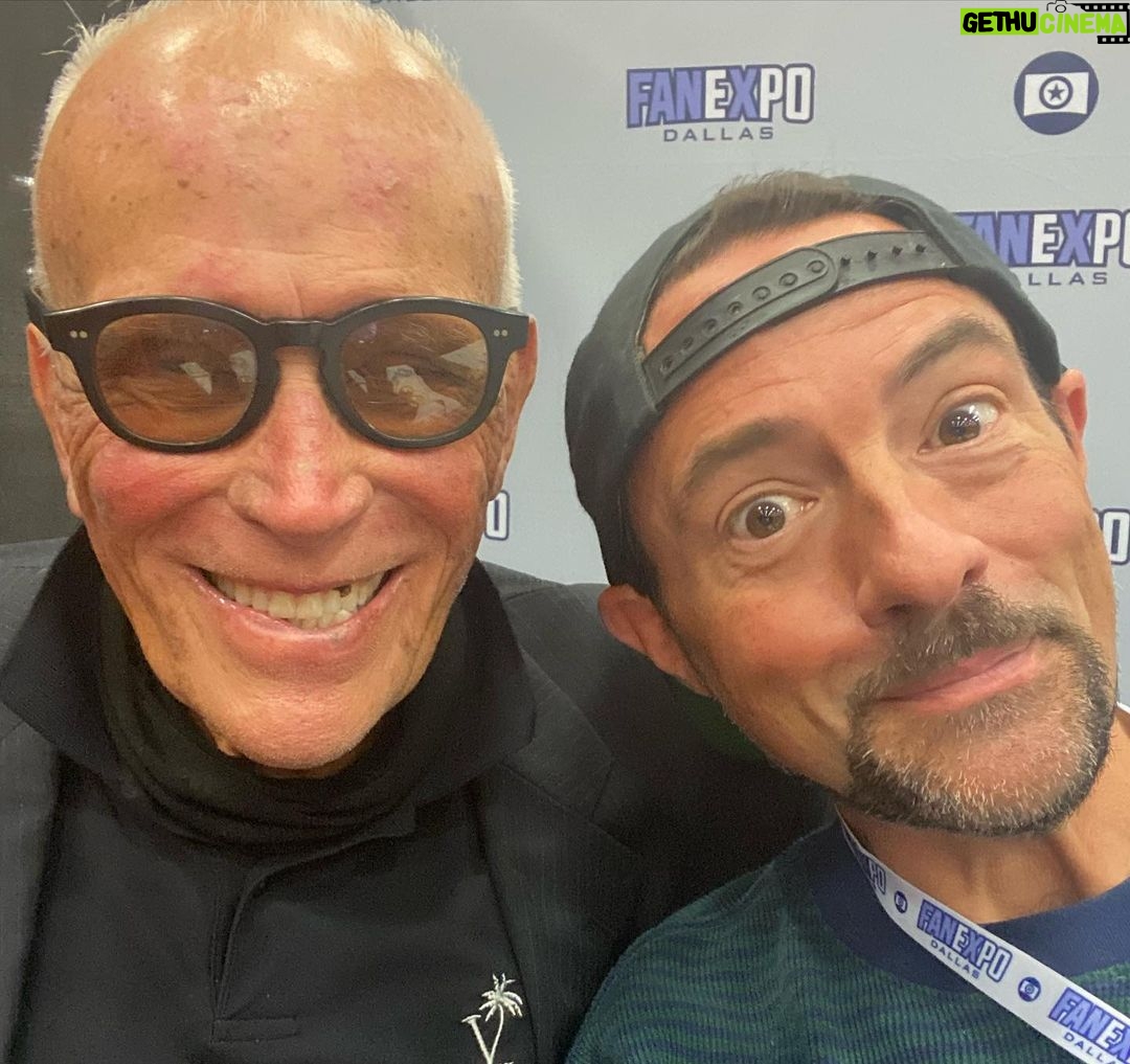 Kevin Smith Instagram - Last weekend I was at @fanexpodallas, where I saw some old friends and met some new ones! 1) The kids from @clerksmovie: #jeffanderson, @rosariodawson, #trevorfehrman & @jayandsilentbob (aka me & @jaymewes). 2) Silent Bob & Buckaroo Banzai: @real_deal_dr_peter_weller & me. 3) Silent Bob & Brodie: @jasonlee & me. 4) Jay, Stingray & Silent Bob: @paulwhausergram from @cobrakaiseries. Paul joined me & Jay for #jayandsilentbobgetold and he was an excellent addition! Hear the show at #thatkevinsmithclub! 5) Darth Maulrats & Silent Bob. 6) An inked fan with #jayandsilentbob on his leg. 7) Silent Bob & Becky: @ahsokaofficial star #rosariodawson. 8) Mallrats Too: me, #jasonlee & #jasonmewes. 9) Me & Silent Bob. 10) #jaymewes drew this dick chart at my signing table to size up me, him, and his newborn son Lucien. Clearly, I’m at a deficit. Does this look like a good time? If you think so, then join me & my friends at @theastronomicon in Livonia #michigan THIS WEEKEND! #KevinSmith #dallasfanexpo #fanexpodallas