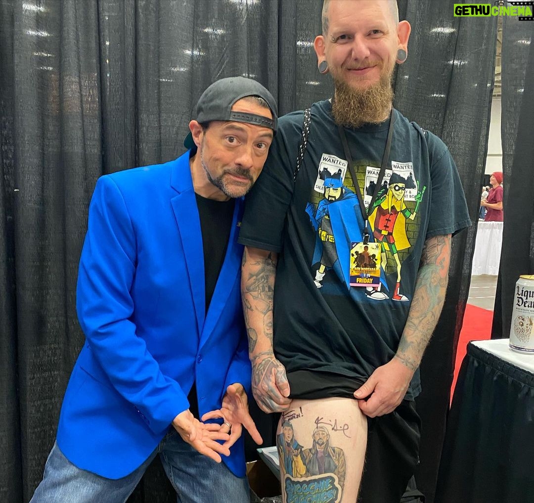 Kevin Smith Instagram - Last weekend I was at @fanexpodallas, where I saw some old friends and met some new ones! 1) The kids from @clerksmovie: #jeffanderson, @rosariodawson, #trevorfehrman & @jayandsilentbob (aka me & @jaymewes). 2) Silent Bob & Buckaroo Banzai: @real_deal_dr_peter_weller & me. 3) Silent Bob & Brodie: @jasonlee & me. 4) Jay, Stingray & Silent Bob: @paulwhausergram from @cobrakaiseries. Paul joined me & Jay for #jayandsilentbobgetold and he was an excellent addition! Hear the show at #thatkevinsmithclub! 5) Darth Maulrats & Silent Bob. 6) An inked fan with #jayandsilentbob on his leg. 7) Silent Bob & Becky: @ahsokaofficial star #rosariodawson. 8) Mallrats Too: me, #jasonlee & #jasonmewes. 9) Me & Silent Bob. 10) #jaymewes drew this dick chart at my signing table to size up me, him, and his newborn son Lucien. Clearly, I’m at a deficit. Does this look like a good time? If you think so, then join me & my friends at @theastronomicon in Livonia #michigan THIS WEEKEND! #KevinSmith #dallasfanexpo #fanexpodallas