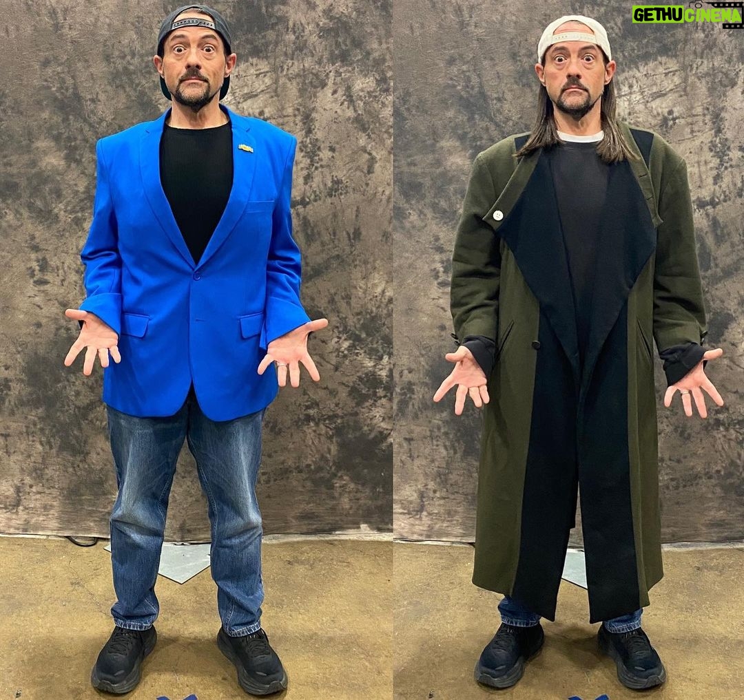 Kevin Smith Instagram - Last weekend I was at @fanexpodallas, where I saw some old friends and met some new ones! 1) The kids from @clerksmovie: #jeffanderson, @rosariodawson, #trevorfehrman & @jayandsilentbob (aka me & @jaymewes). 2) Silent Bob & Buckaroo Banzai: @real_deal_dr_peter_weller & me. 3) Silent Bob & Brodie: @jasonlee & me. 4) Jay, Stingray & Silent Bob: @paulwhausergram from @cobrakaiseries. Paul joined me & Jay for #jayandsilentbobgetold and he was an excellent addition! Hear the show at #thatkevinsmithclub! 5) Darth Maulrats & Silent Bob. 6) An inked fan with #jayandsilentbob on his leg. 7) Silent Bob & Becky: @ahsokaofficial star #rosariodawson. 8) Mallrats Too: me, #jasonlee & #jasonmewes. 9) Me & Silent Bob. 10) #jaymewes drew this dick chart at my signing table to size up me, him, and his newborn son Lucien. Clearly, I’m at a deficit. Does this look like a good time? If you think so, then join me & my friends at @theastronomicon in Livonia #michigan THIS WEEKEND! #KevinSmith #dallasfanexpo #fanexpodallas