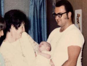 Kevin Smith Instagram - 20 years ago today, my Dad died. So this morning, my brother Don and I took our Mom to church. Shockingly, the roof didn’t cave in on the director of DOGMA. The mass was celebrated in memory of Pop - a man who shaped my life, both literally and figuratively before he left this world. Two decades back, my whole family happened to be in Philadelphia at the same time - so they all came to my #wizardworldphilly Q&A. After the Q&A, we went to dinner at @mortonssteak: @jenschwalbach, me, Dad, Donald, @donsgirlgrace, @virginia_in_vienna & her husband Eric (Don’s husband Jerry was stuck in Florida), where we had the time of our lives for the last time in his life. After a memorable meal with the family he co-created, Dad died in the wee hours of the following morning, June 1, 2003. A portion of his ashes have resided with me since his cremation, as a constant reminder of the quiet patriarch without whom I wouldn’t even exist. My sister has long maintained that I based Silent Bob on Dad - the guy who said very little unless he had something funny or insightful to impart (ironically, that would mean Jay is based on my Mom). I don’t know if I got Silent Bob from Dad, but I got nearly everything else. In the pic of me at the lectern, the bald spot in the front row is my Father - who fed me Standup comedy albums as a kid and loved to watch me talk to a crowd, knowing those records made an impact on his youngest son. While growing up, Dad took me to the movies all the time too - so he likely knew both  my careers as a storyteller came indirectly from his unintentional influence. I’m happy he got to meet @harleyquinnsmith (he was a big fan), but he’s been gone twenty years and I still miss him. So if you can (and if you wanna), hug your Dads for me today, Kids. And if you’re in Toronto on Friday or Jersey on Saturday, come see me at the @sandersoncentrebrantford or @smodcastlecinemas. That sounds like a self-serving plug because it is - but it’s also in memory of a guy who’d still be in the front row watching me if he could. Miss you, Pop. Rest in Power. #KevinSmith #dad #mementomori