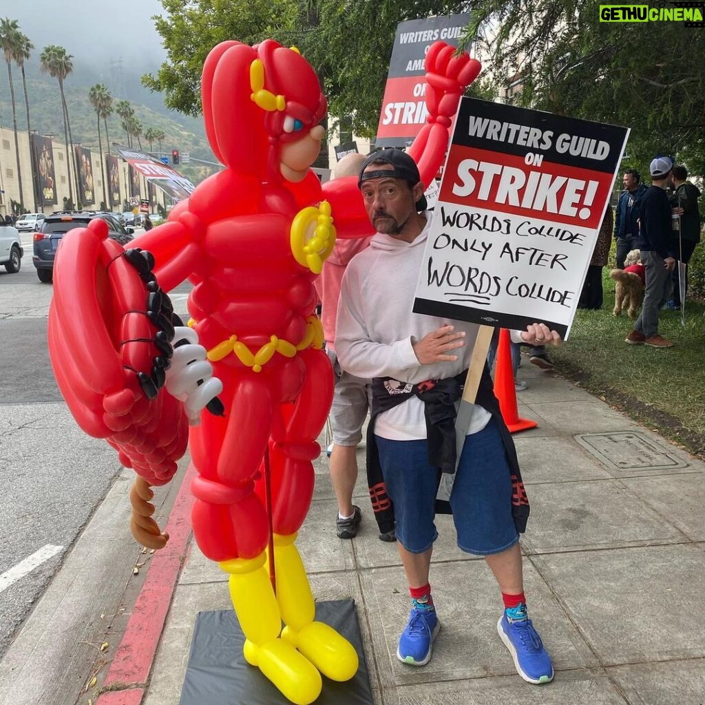 Kevin Smith Instagram - Silent Bob Strikes Back! I made a @dctheflash themed sign for my second day of striking on behalf of the @wgawest & @wgaeast, this time outside @wbd studios. Pretty sure this ruins my chances of getting into an early screening, but sometimes you gotta stand for something. #KevinSmith #wgastrike